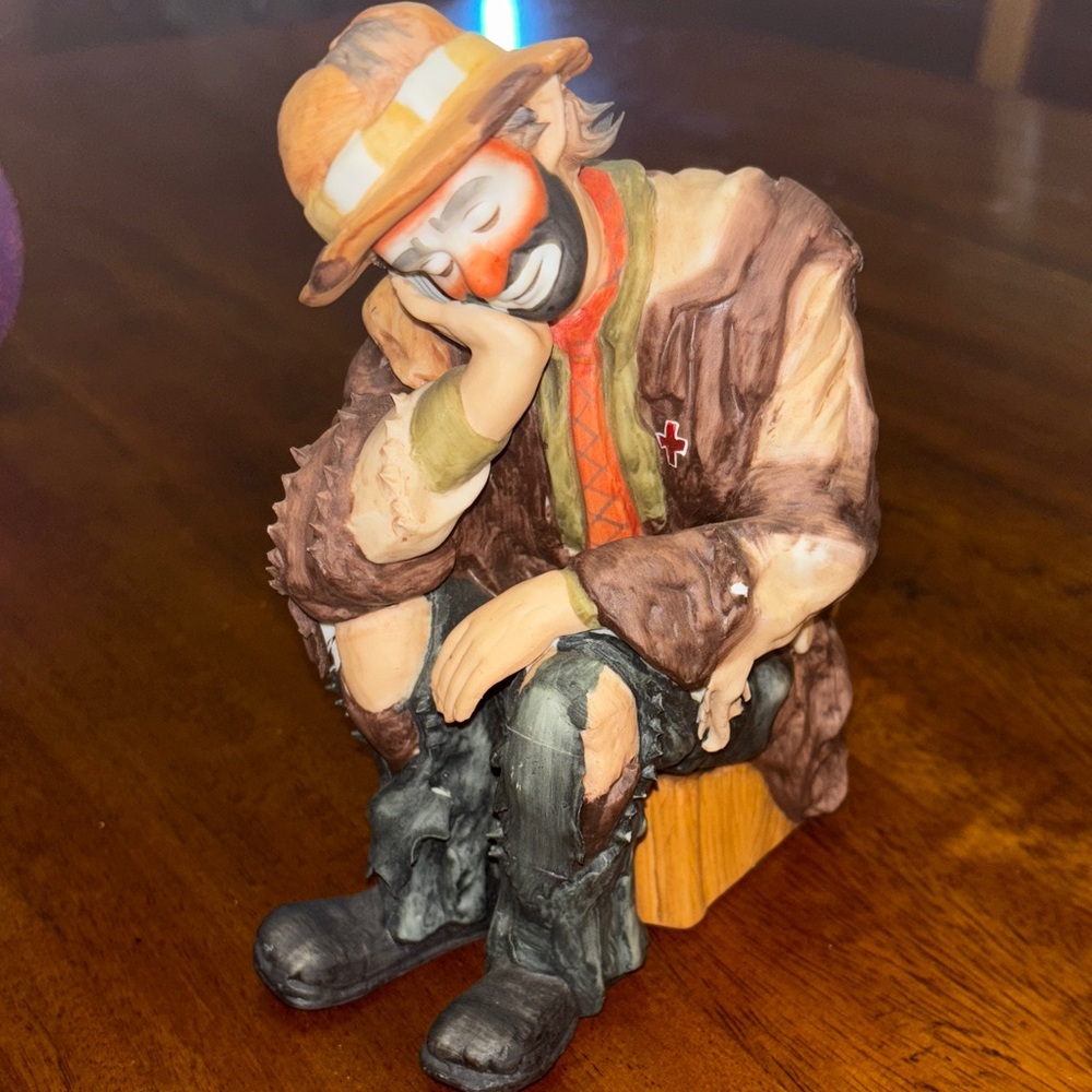 Emmett Kelly Jr. “The Thinker” Vintage Limited Edition #2950 of 15000